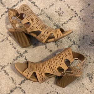 CityClassified nude heels!